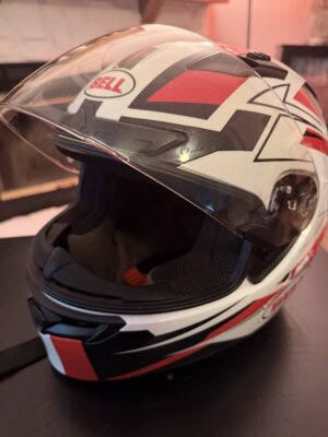 Bell Motorcycle Helmet - Size: M 57-58 CM - Beautiful Red, Black & White
